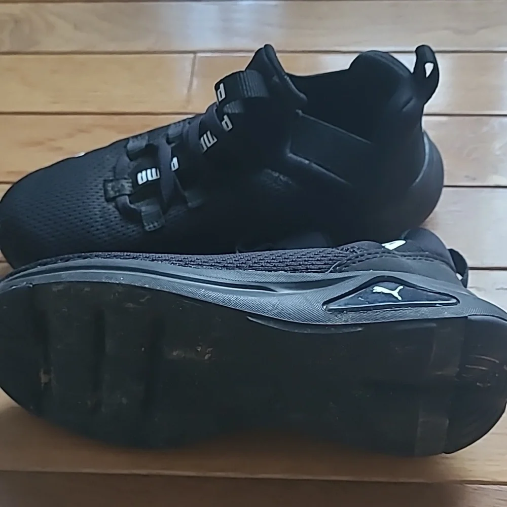 PUMAS - Picture 3 of 4